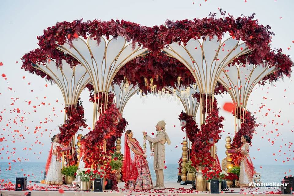 indian wedding jaimala, beautiful wedding decor by wedding planner